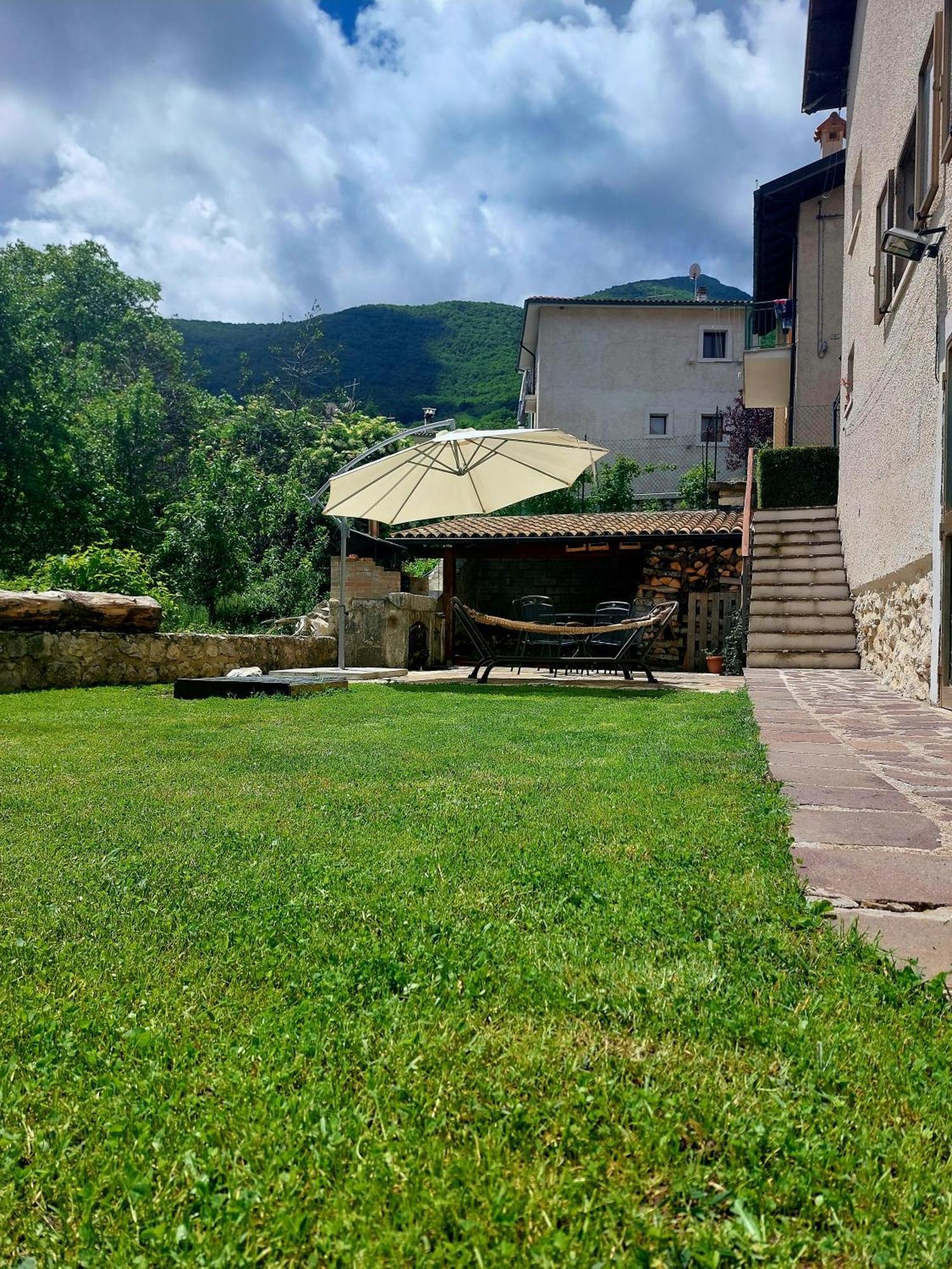 A Due Passi Dai Lupi Βίλα Civitella Alfedena Εξωτερικό φωτογραφία